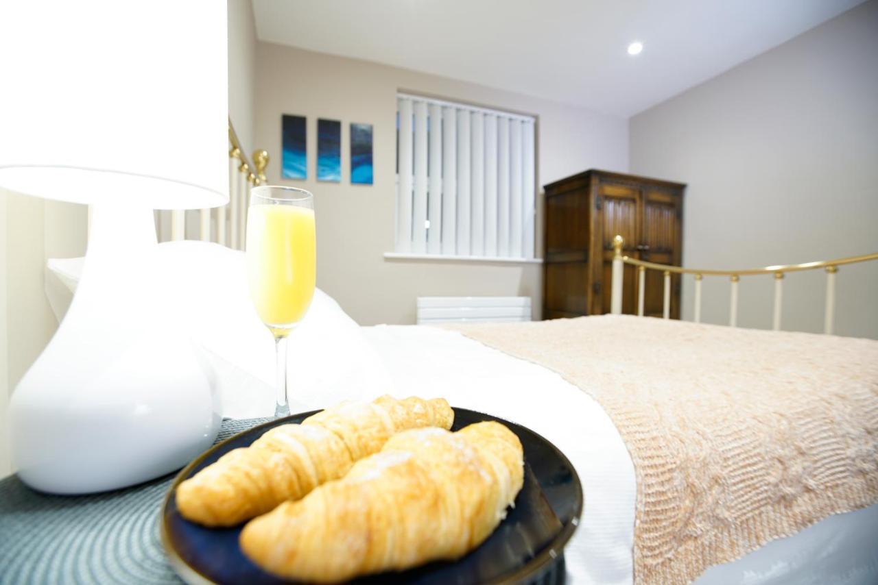 Seafarer'S View - 6 Bedroom Townhouse In Cowes, Parking & Seaviews. Cowes  Buitenkant foto