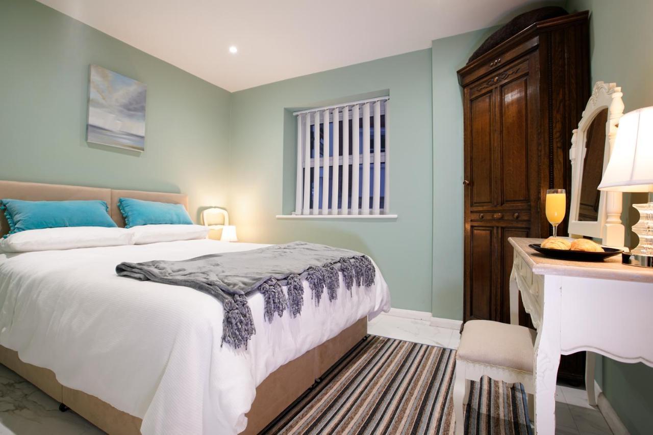 Seafarer'S View - 6 Bedroom Townhouse In Cowes, Parking & Seaviews. Cowes  Buitenkant foto