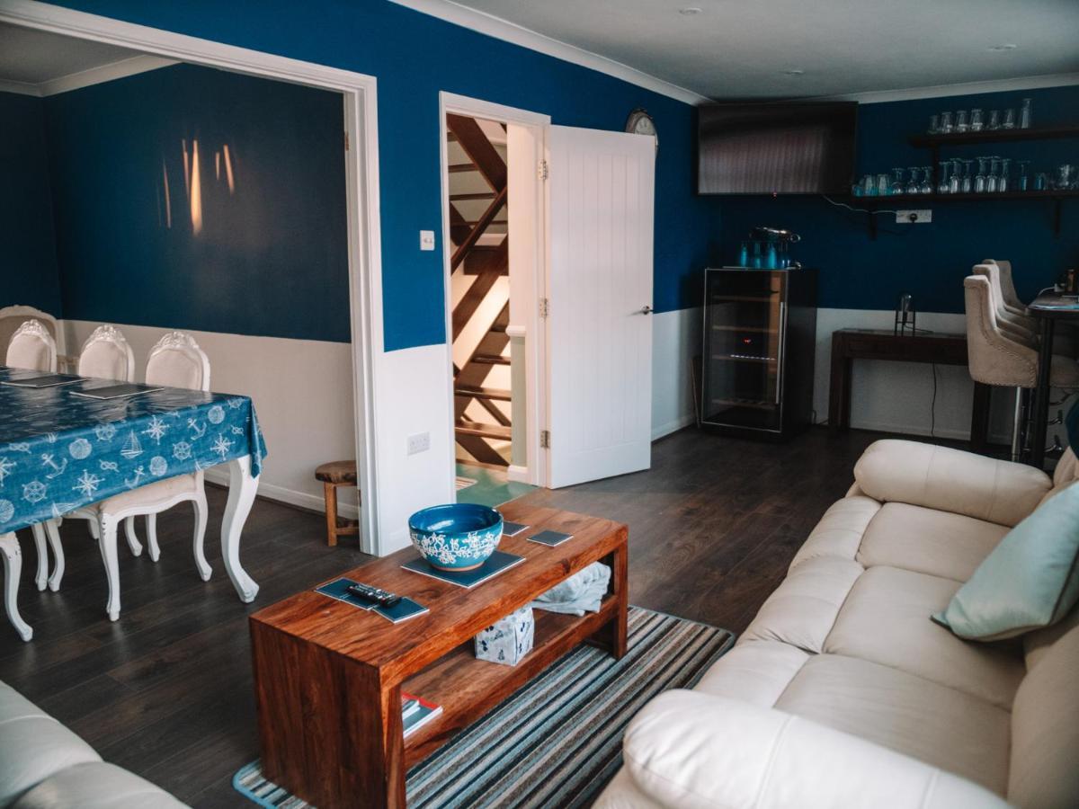 Seafarer'S View - 6 Bedroom Townhouse In Cowes, Parking & Seaviews. Cowes  Buitenkant foto