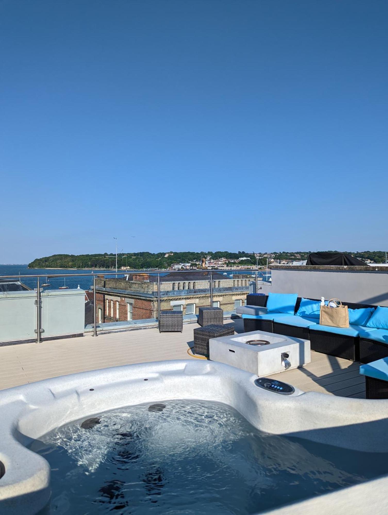 Seafarer'S View - 6 Bedroom Townhouse In Cowes, Parking & Seaviews. Cowes  Buitenkant foto